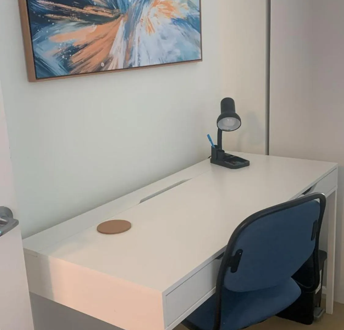 Astoria Escape - Bright Condo With Work Desk By Victoria Prime!