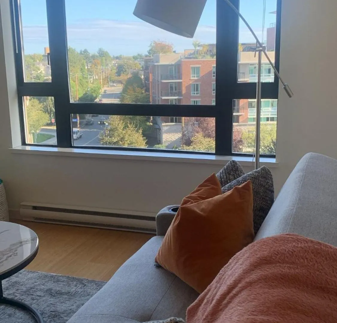 Astoria Escape - Bright Condo With Work Desk By Victoria Prime! 0*,