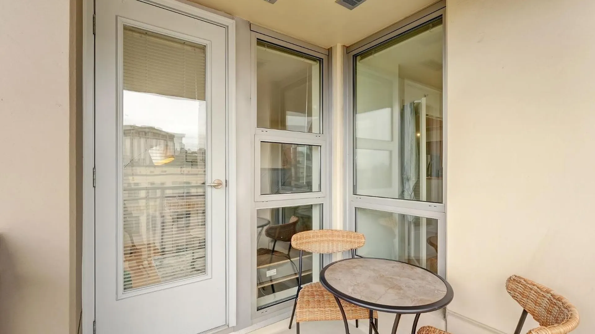 דירה Astoria Escape - Bright Condo With Work Desk By Victoria Prime! קנדה