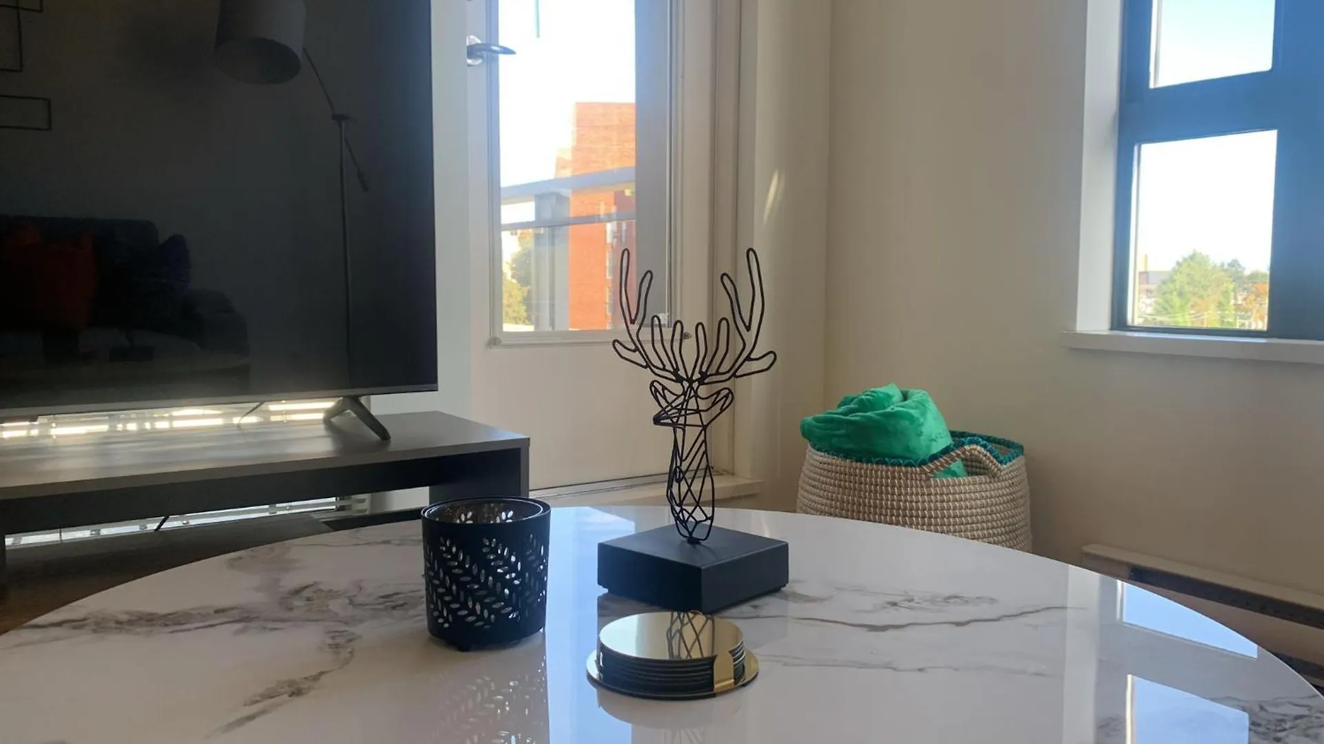 Astoria Escape - Bright Condo With Work Desk By Victoria Prime! דירה