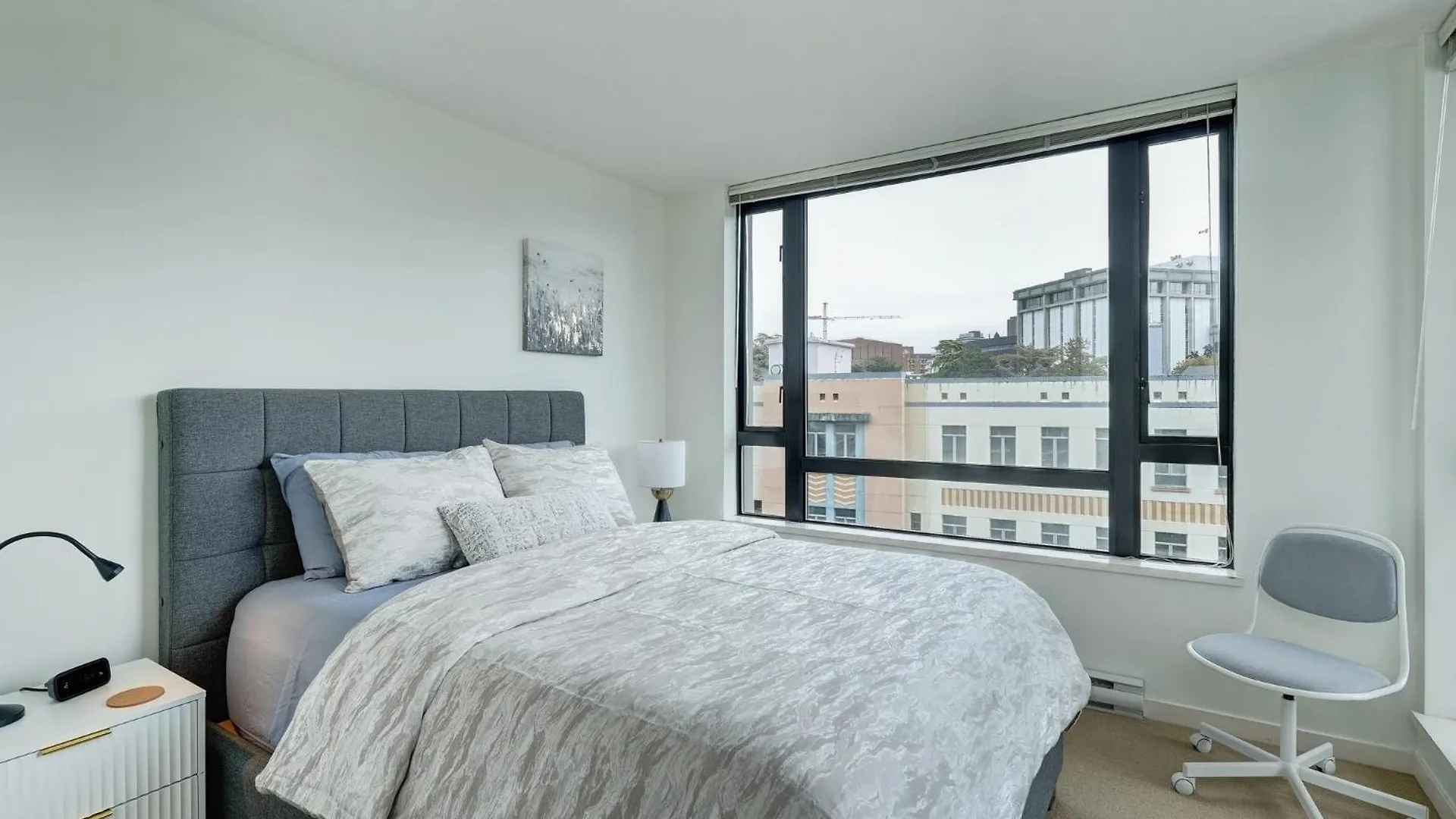 דירה Astoria Escape - Bright Condo With Work Desk By Victoria Prime! קנדה