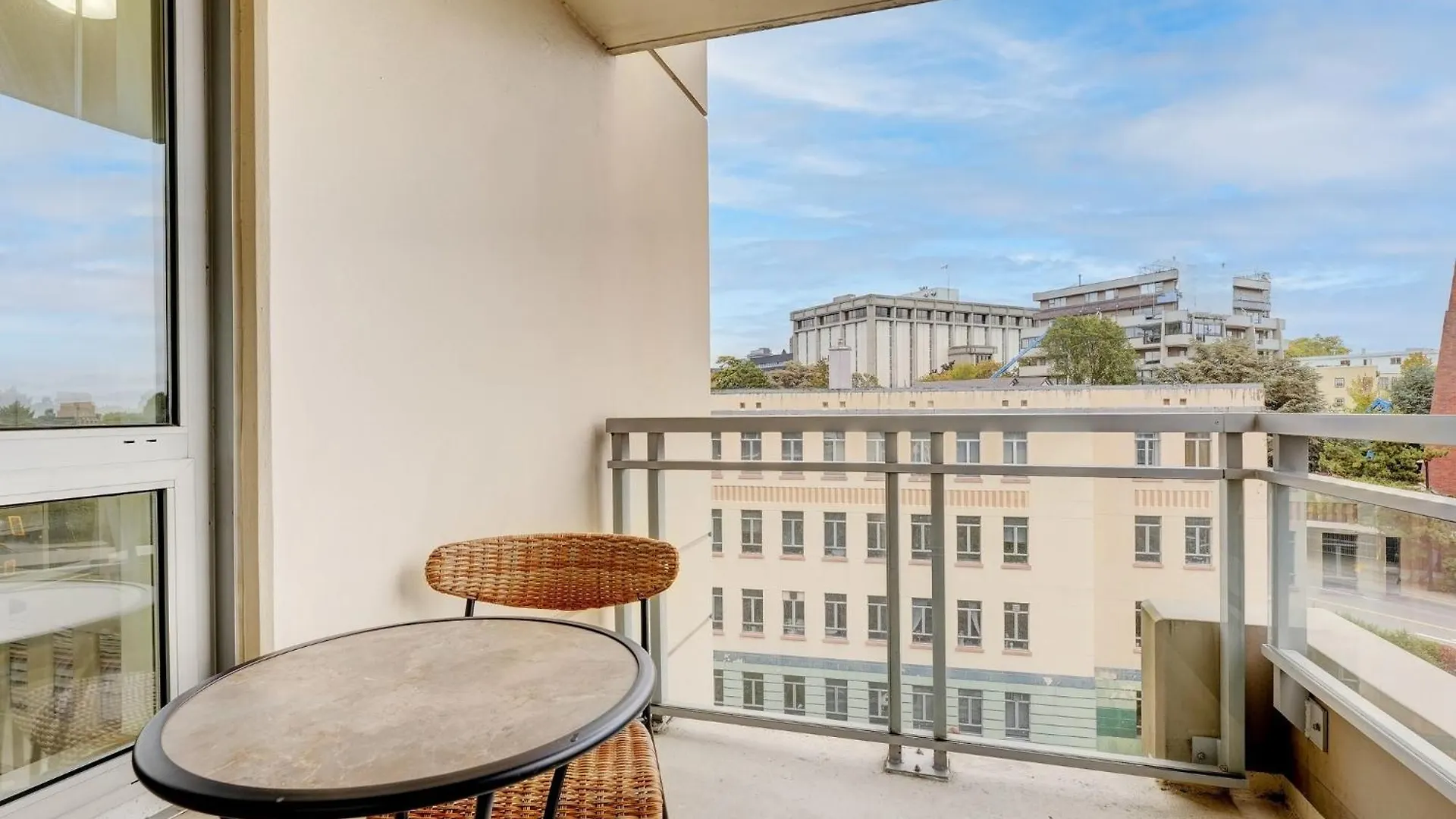 דירה Astoria Escape - Bright Condo With Work Desk By Victoria Prime!